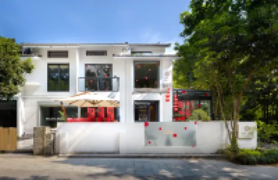 花築·其間·咖啡民宿 （西湖區靈隱寺店） 西湖區附近的飯店