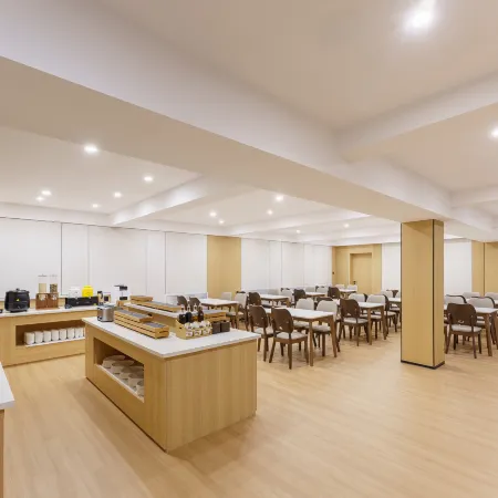 Yilong Ruiyun Hotel (Fushun Branch)