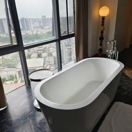Orange Hotel (Xi'an Keji Road Metro Station Store)