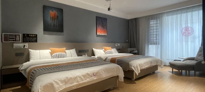 Jinfeng Theme Hotel Ξενοδοχεία στην πόλη Τζάνγκπινγκ