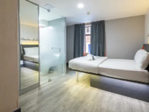 อีซี โฮเทล ลีดส์ โรงแรมในลีดส์