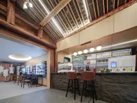 千山月·Chillvibes星空泳池|觀景美宿（西江千戶苗寨觀景台店） - 酒吧