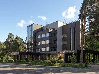 Benedict Hotel&Spa (Бенедикт) Отели рядом с достопримечательностью «Башня Эйфеля в миниатюре»