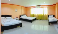 RedDoorz @ Johsons Pension House Butuan City