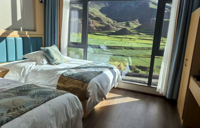 Dengqen Jueen Ta Luocang Grand Hotel