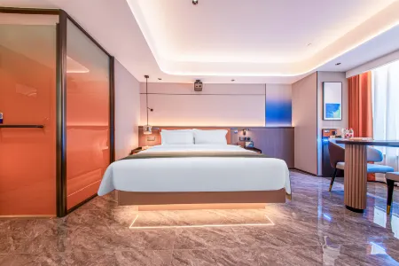 Ye Yuchen E-sports Movie Hotel (Baoding Wanbo Plaza)