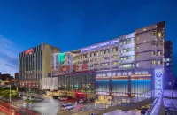 Countryside Yaqing Hotel (Shantou High-speed Railway Station Xinjin Food Plaza) Hotel in zona Tenghui Tower