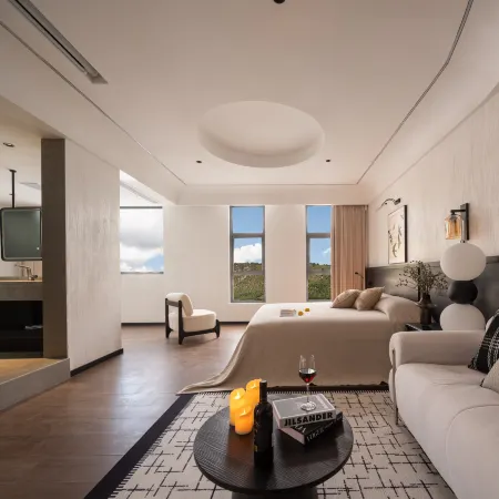 Shangri-La Songwu • Secret Garden Designer Oxygen Homestay (Dukezong Ancient City)