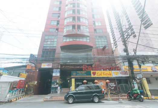 레드도어즈 앳 더 프로비던스 타워 이미지