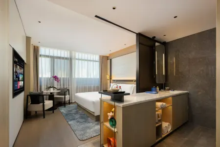 Shanghai Hongqiao Guanhua Hotel (Beixinjing Subway Station) Отели рядом с достопримечательностью «Jinhe Park»