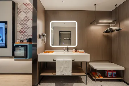 Borrman Hotel (Guiping Xishan Government Service Center) Отели в г. Гуйпин