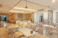 City Comfort Inn hotel (Zhanjiang Haibin Park Guanhai Gallery)