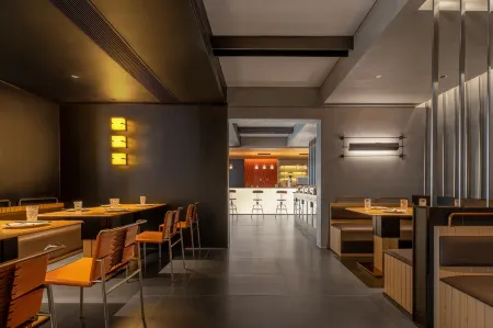 X Design Hotel (Chengdu Eastern Suburb Memory) Отели рядом с достопримечательностью «Southwest University of Finance and Economics Tianfu College (Chengdu Eastern District)»