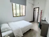 Rongjiang Yuebingge Hotel - 2 ดาว