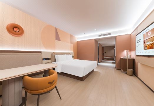 Orange Hotel