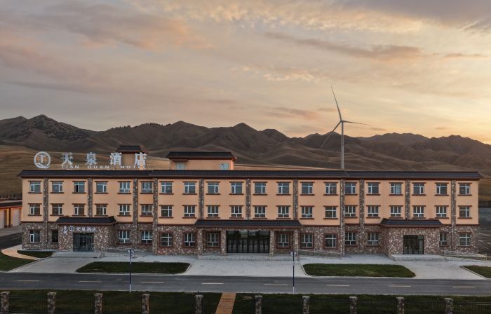 Sairem Lake Tianquan Hotel