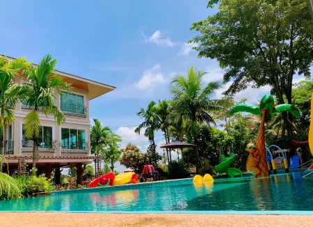Mana-An Lake Hill Resort Villa Отели рядом с достопримечательностью «Elephant POOPOOPAPER Park Chiang Mai»