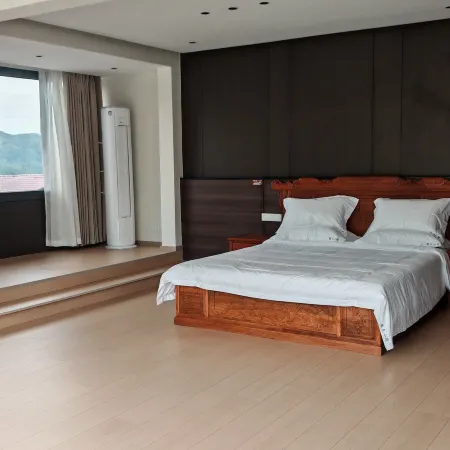 Juyuan Courtyard Homestay