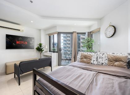 Dominiks Elegant Apt. Beach Pool @ Tambuli Resort