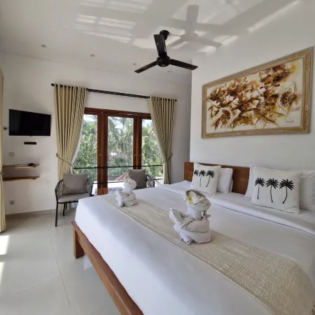 Lemon Tree Hotel Bali Отели рядом с достопримечательностью «Пляж Ловина»