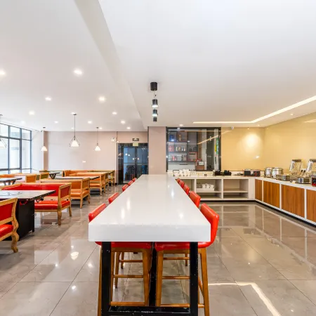 Jin Lin hotel (Yulin train station industrial productsmarket store)