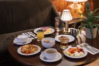 Brown's Central Hotel - breakfast