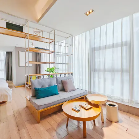 Cloud Building Selection Hotel