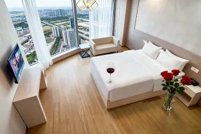 TOWO Hotel (Shangrao Shuinan Cultural Street Walking Street Center Square Branch) Các khách sạn gần Xinjiang College