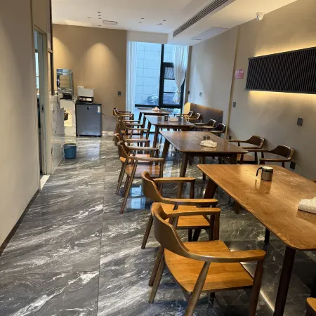 Yiya Hotel (Yichang East Railway Station)