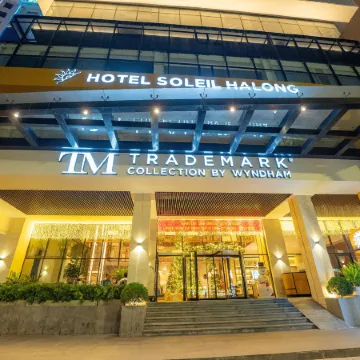 Hotel Soleil Halong, Trademark Collection by Wyndham Отели рядом с достопримечательностью «Бухта Халонг»