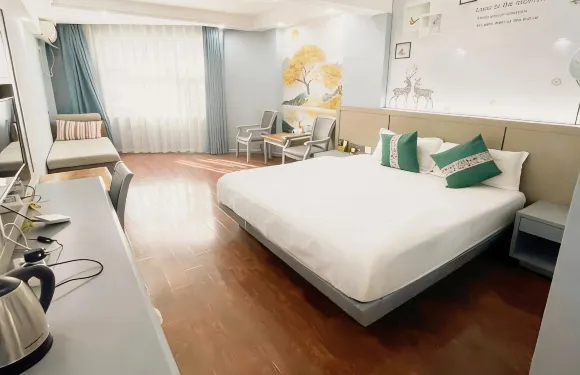 名人商務酒店（鳳慶客運站店）