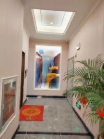 Lushi Ancient Town Hotel