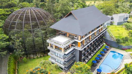 Mercure Cibadak Sukabumi Resort - parking