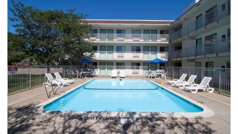 Motel 6 Roseville, MN - Minneapolis North