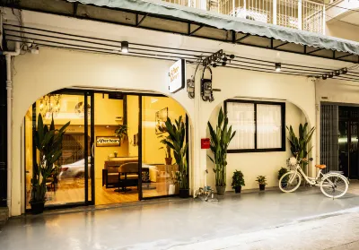 After Hours Stay—Vintage guesthouse โรงแรมใกล้ธนบุรี