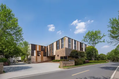 Scholars Shushan Hot Springs Resort