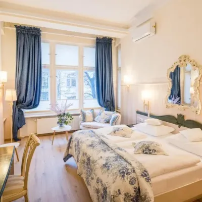 Hotel Augusta Am Kurfürstendamm Hotels in der Nähe von CAMERA WORK Gallery