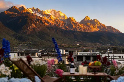 Liuyun Residence · Patriotic Theme Snow Mountain Panoramic Boutique Stay - เปิดใหม่