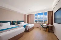 Xinyuan People's Square Licheng Hotel
