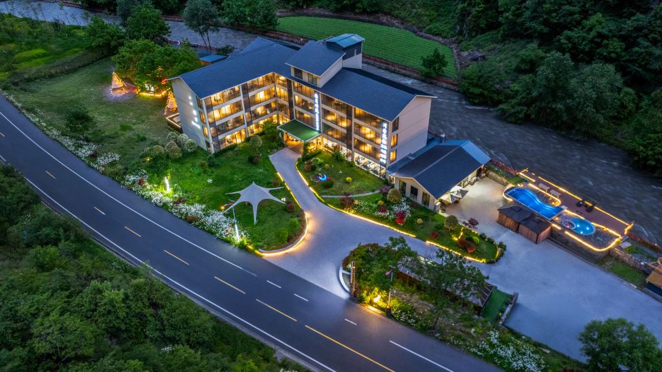 Xiaoyue Qinglan Garden Private Hot Spring Hotel (Lixiao Road Branch, Bipenggou Scenic Area)