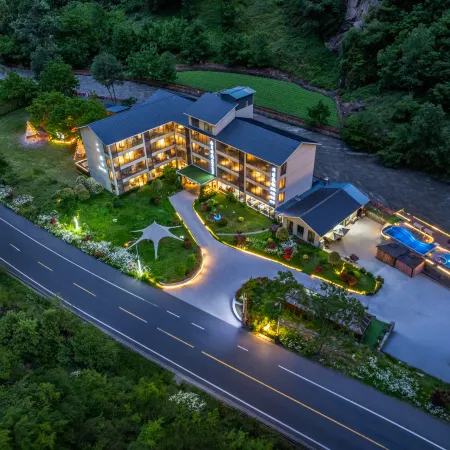 Xiaoyue Qinglan Garden Private Hot Spring Hotel (Lixiao Road Branch, Bipenggou Scenic Area)