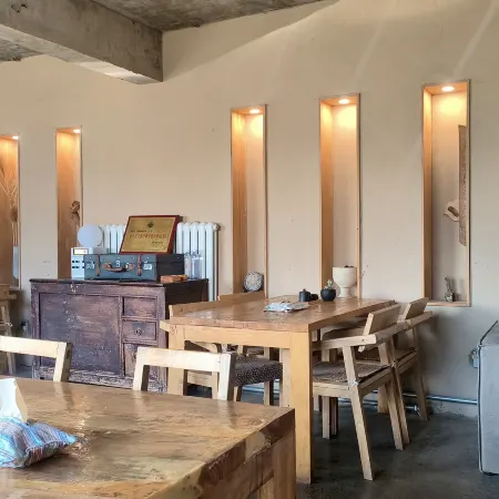 Morning and Evening Art Homestay (Jiangbulake Branch)