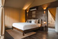 Auko Eco-Wellness Lodges - All Inclusive - parking