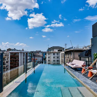 Vision Omonia Hotels near Epigraphical Museum