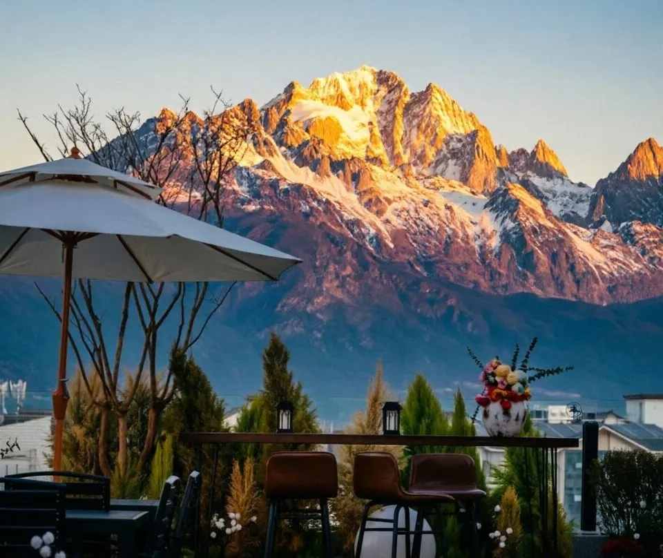 Yue Man · Slowdown - Snow Mountain View Luxury Resort - Lijiang