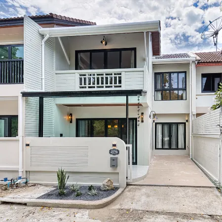 Serene House (1 villa 3 double beds & 1 twin beds)
