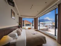 Suye Snow Mountain Panoramic Smart Resort (Baisha Ancient Town) - con vistas a la montaña