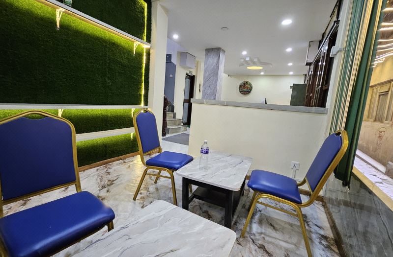 Funky Monkey Hotel Hostel and Apartment with Rooftop Bar