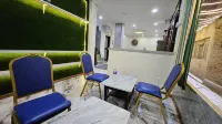 Funky Monkey Hotel Hostel and Apartment with Rooftop Bar - 酒吧