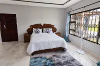 Chic Modern Escape - Apartments